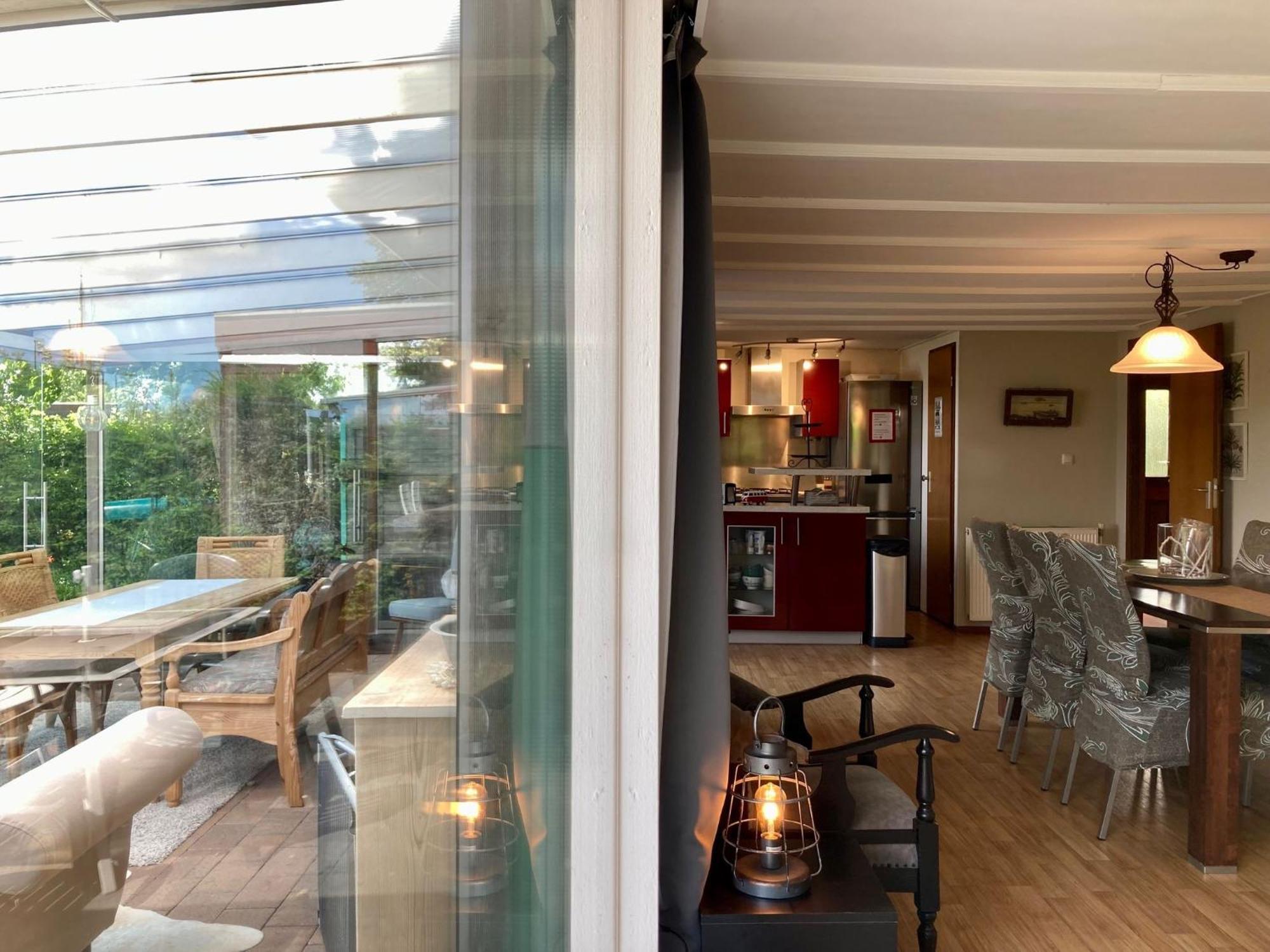 4 Pers Holiday Home Hilla With Winter Garden In Front Of The Dike Directly On The Lauwersmeer أنيوم المظهر الخارجي الصورة